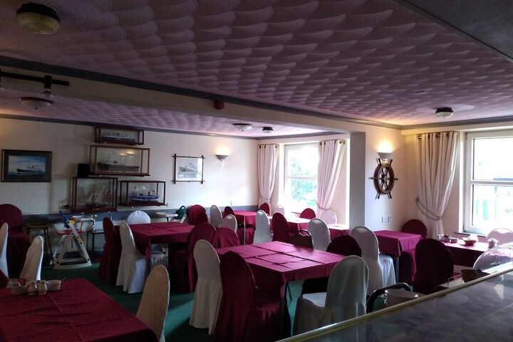 Dining 14 of 16