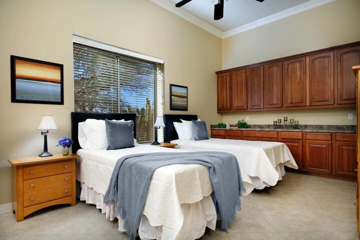 Room 10 of 22