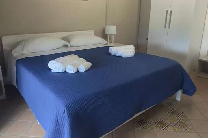 Room 6 of 37
