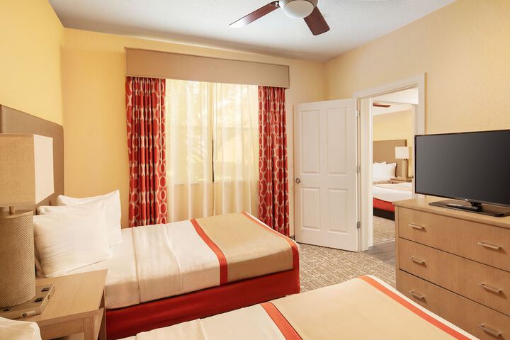 Room 6 of 72