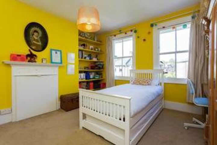 Room 11 of 28