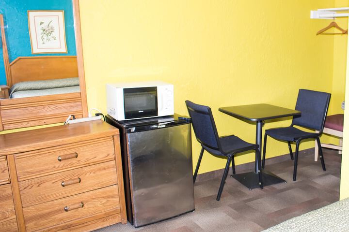 Room 5 of 33