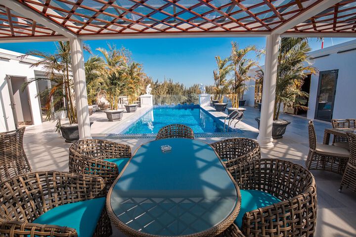 OCEAN HOTEL