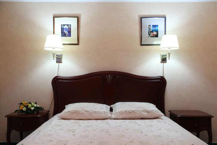 Room 11 of 52