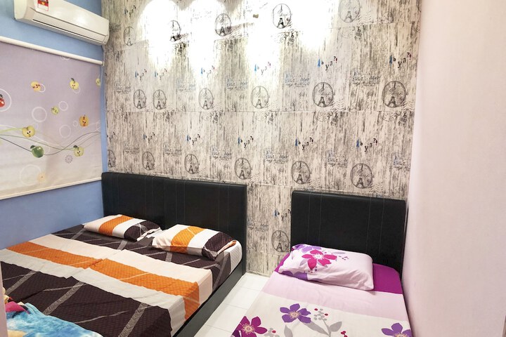 Room 12 of 21