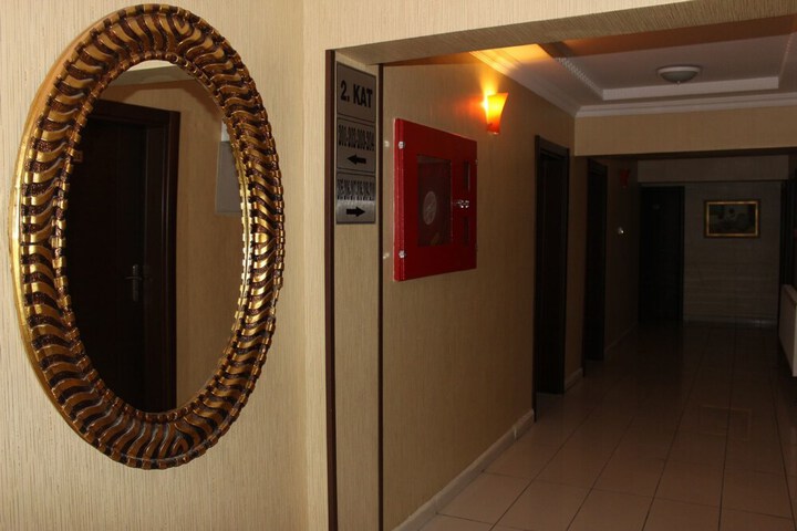 Ballroom/Hall 65 of 69
