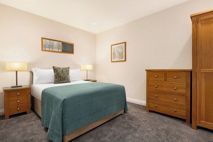 Room 11 of 90