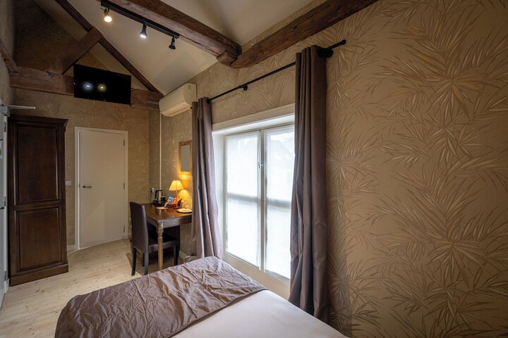 Room 47 of 128