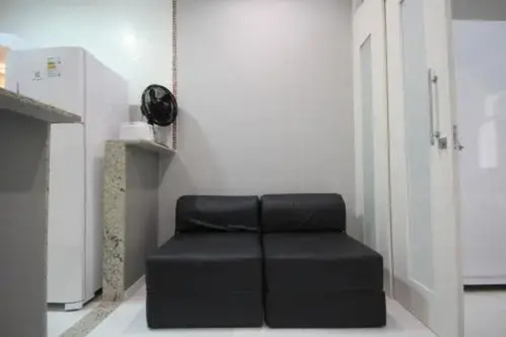 Room 6 of 12