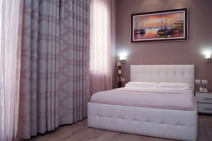 Room 4 of 46