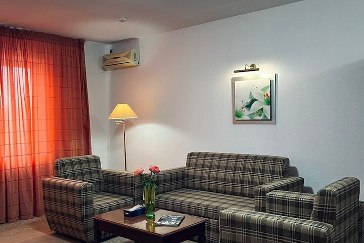 Room 41 of 106