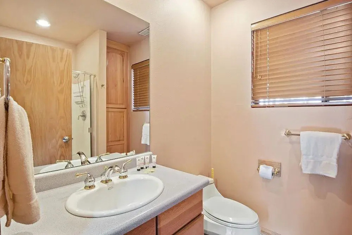 Room 8 of 20