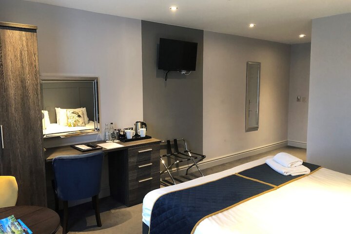 Room 25 of 123