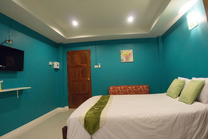 Room 9 of 15