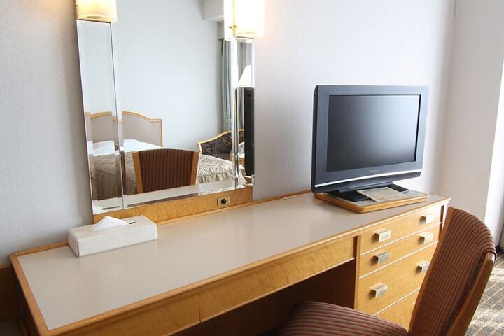 Room 15 of 77