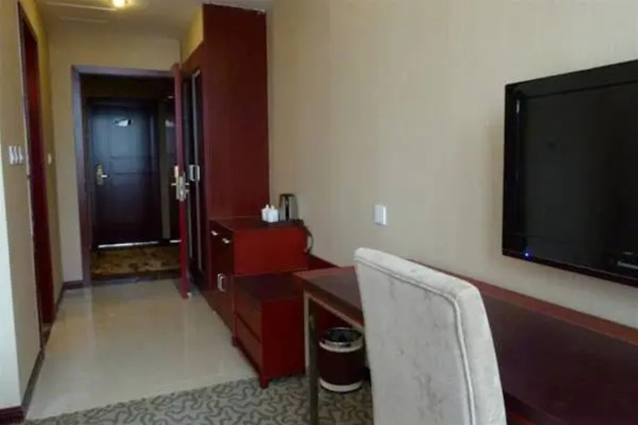 Room 6 of 18