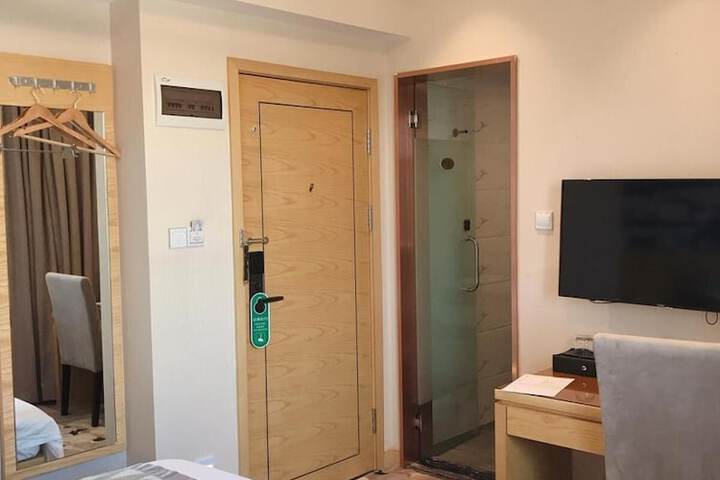 Room 25 of 53