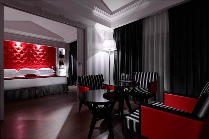 Room 16 of 64