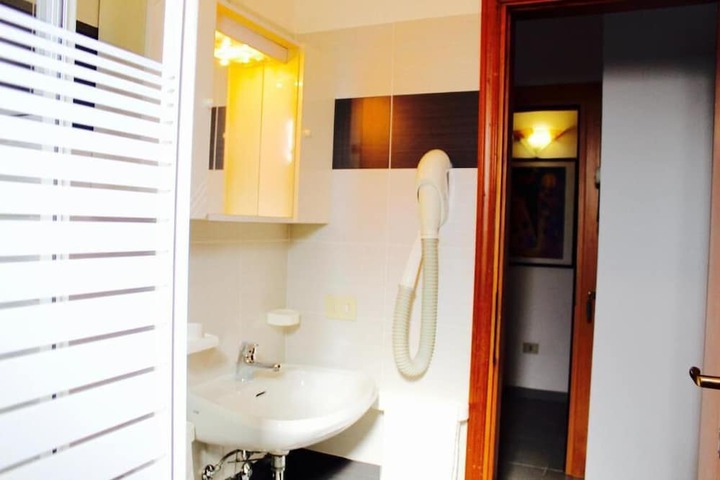 Room 17 of 23