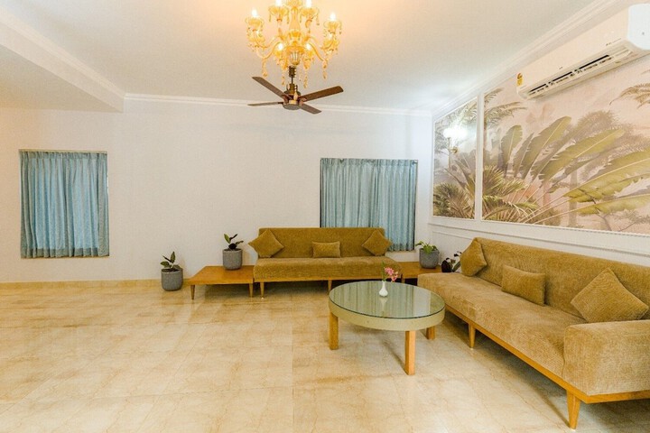 Room 18 of 28