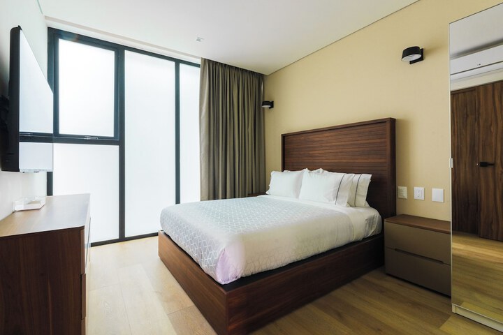 Room 3 of 60