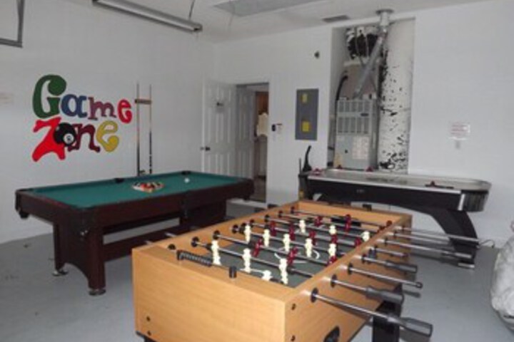 Room 6 of 19