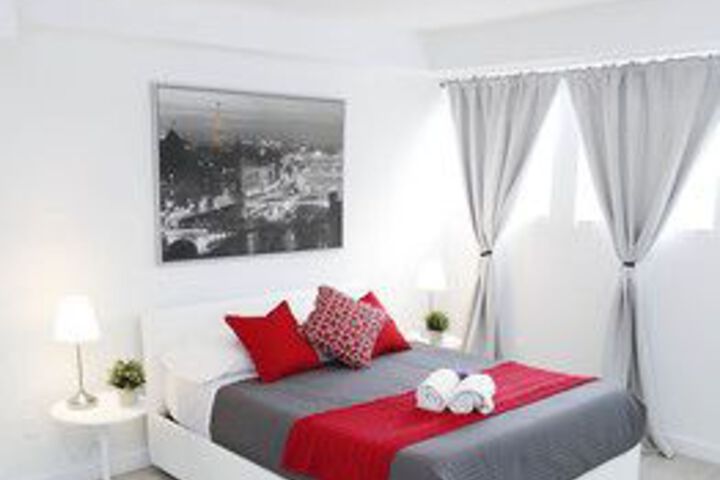 Room 176 of 245
