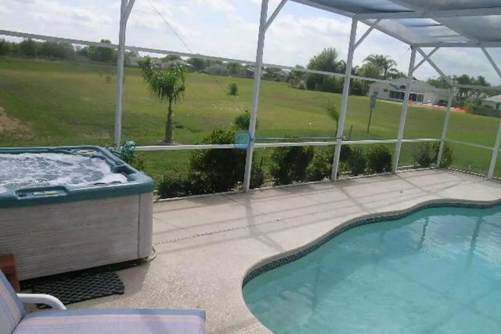 Pool 12 of 20