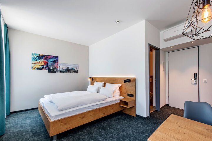 Room 6 of 19