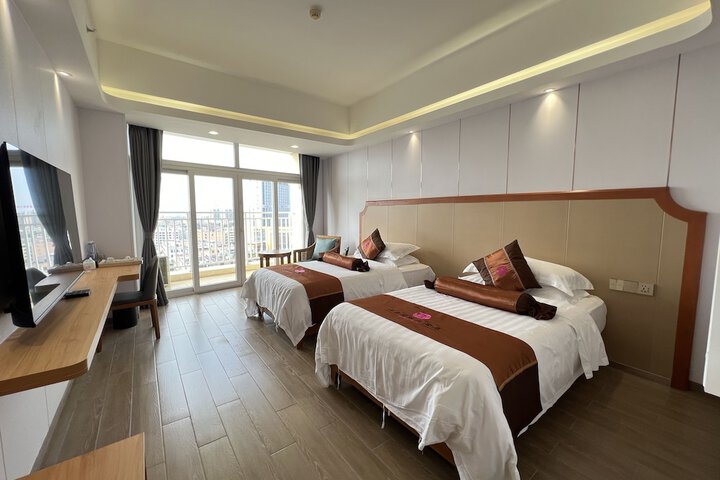 Room 6 of 37