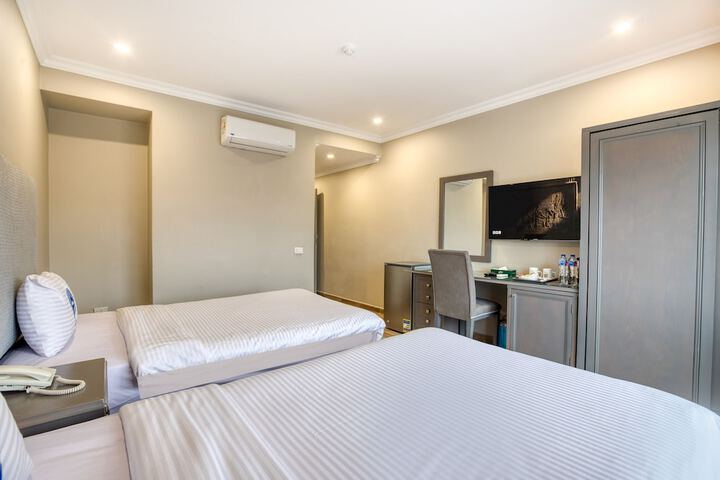 Room 19 of 119