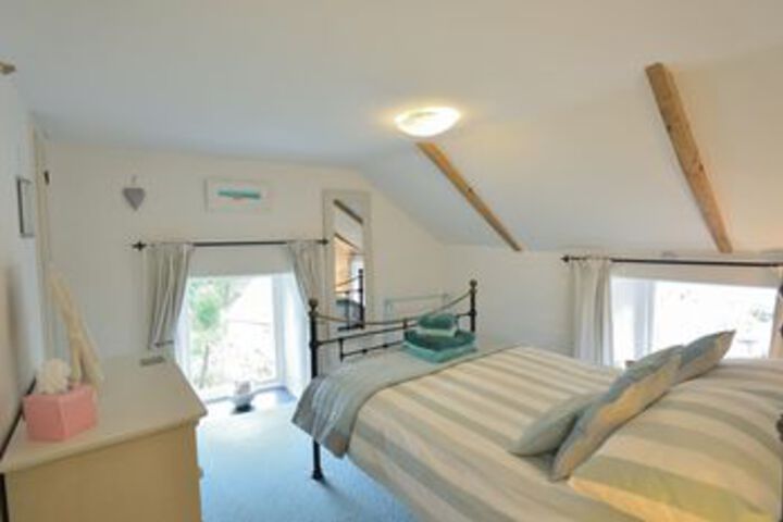 Room 10 of 26