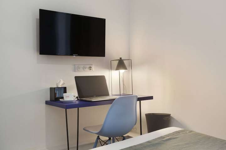 Room 45 of 76