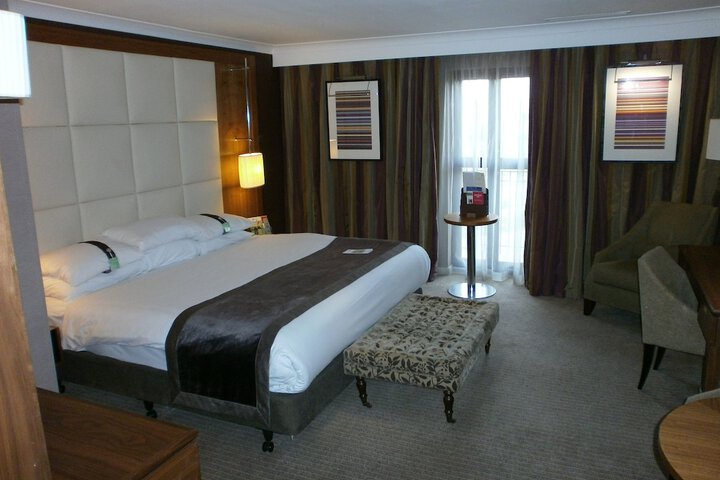 Room 4 of 131
