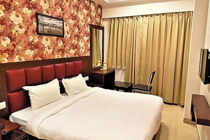 Room 8 of 26