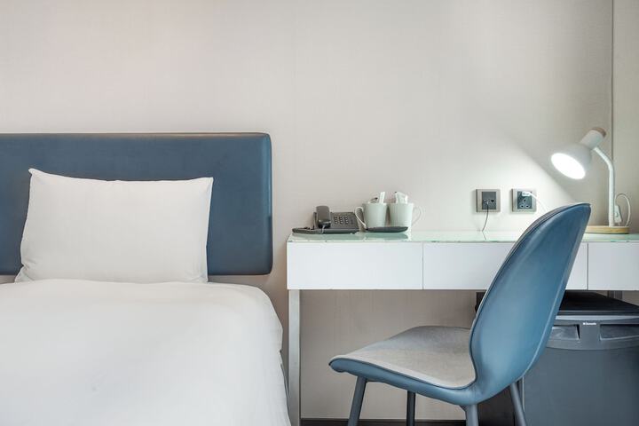 Room 50 of 162