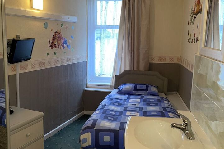Room 17 of 51