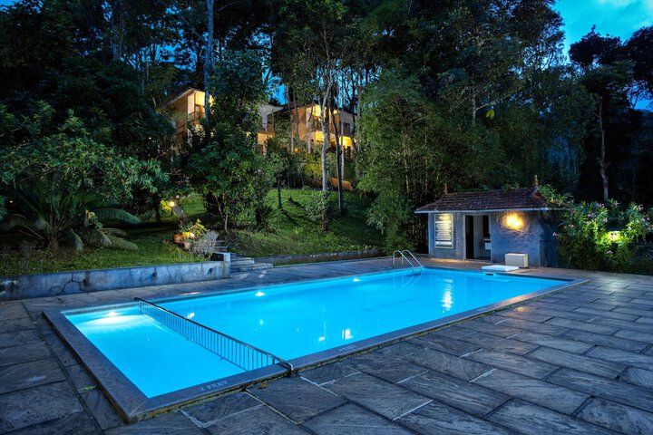 Pool 10 of 18