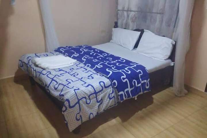 Room 6 of 20