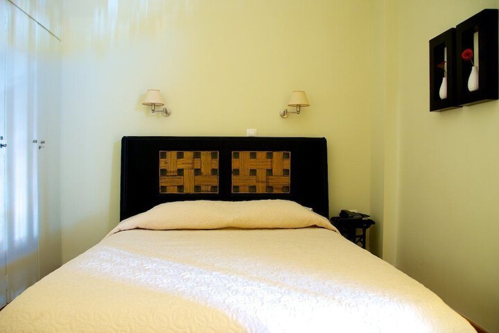Room 11 of 43