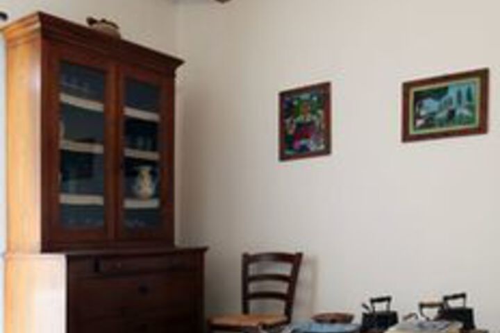 Room 16 of 18