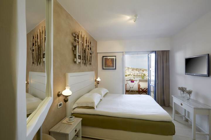 Room 5 of 106