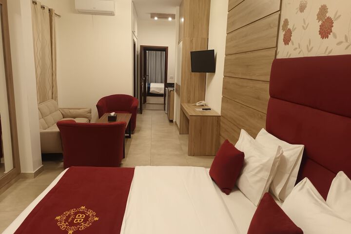 Room 21 of 29