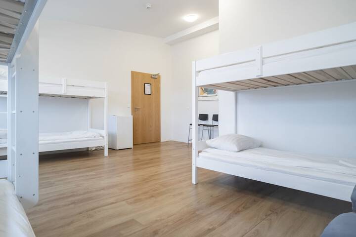 Room 8 of 23