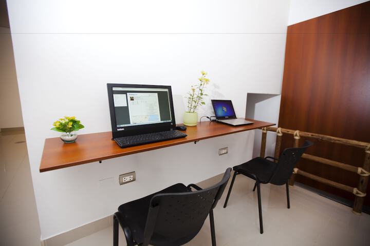 Business Center 78 of 93