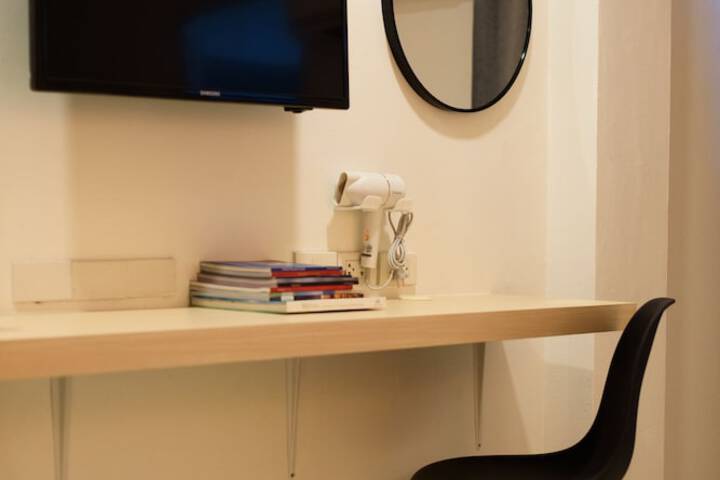 Room 8 of 38