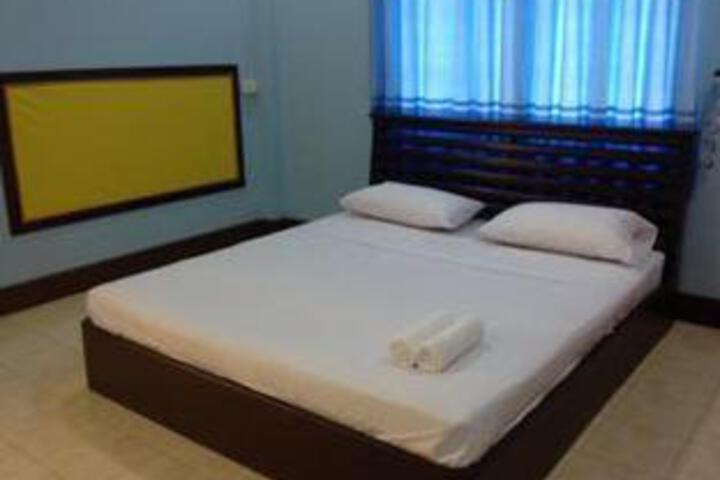 Room 2 of 5