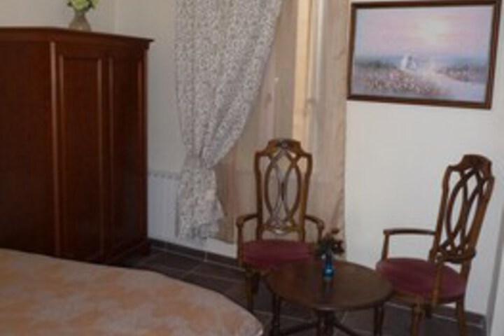 Room 25 of 27