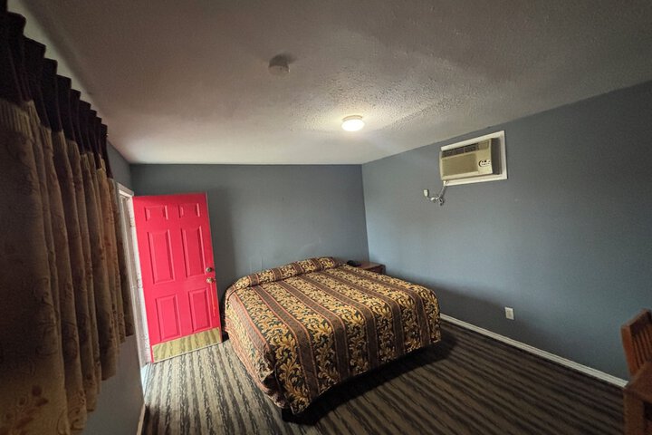 Room 5 of 22