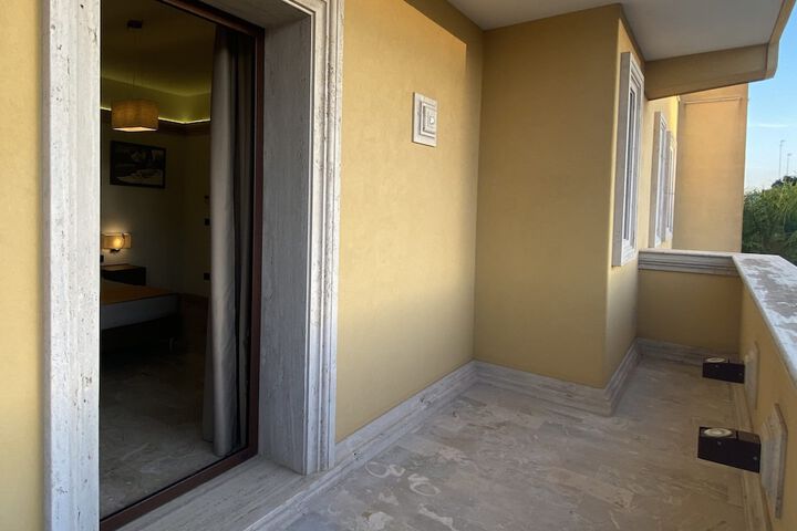 Room 47 of 73